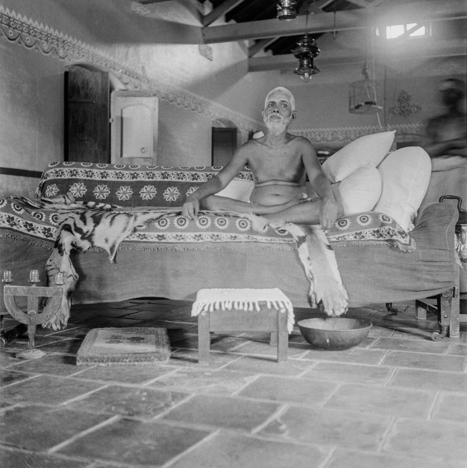 CAV_32_33_ac_from-glass-plate_sitting-on-stone-at-mango-tree-cave_first